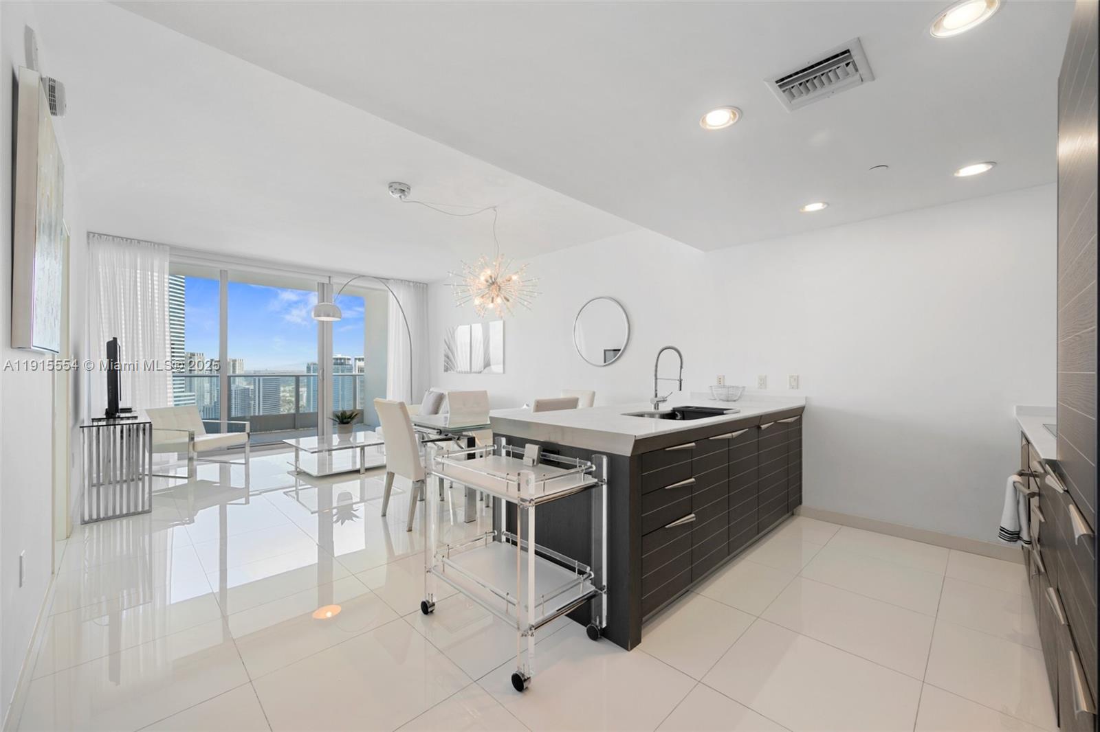 200 Biscayne Boulevard Way #4314, Miami FL 33131