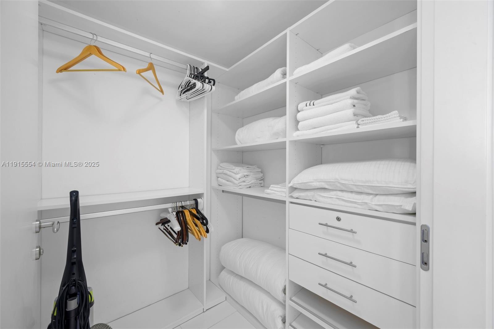 200 Biscayne Boulevard Way #4314, Miami FL 33131