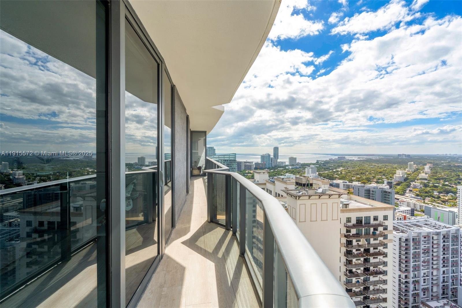 55 SW 9th St #4008, Miami FL 33130