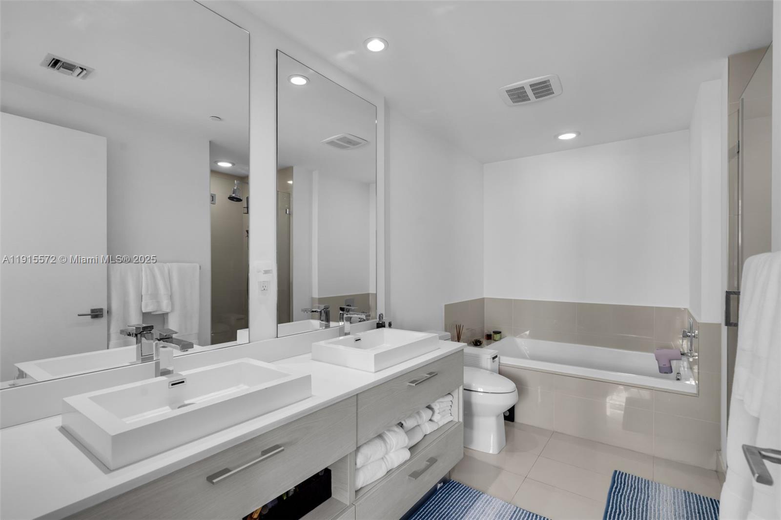55 SW 9th St #4008, Miami FL 33130