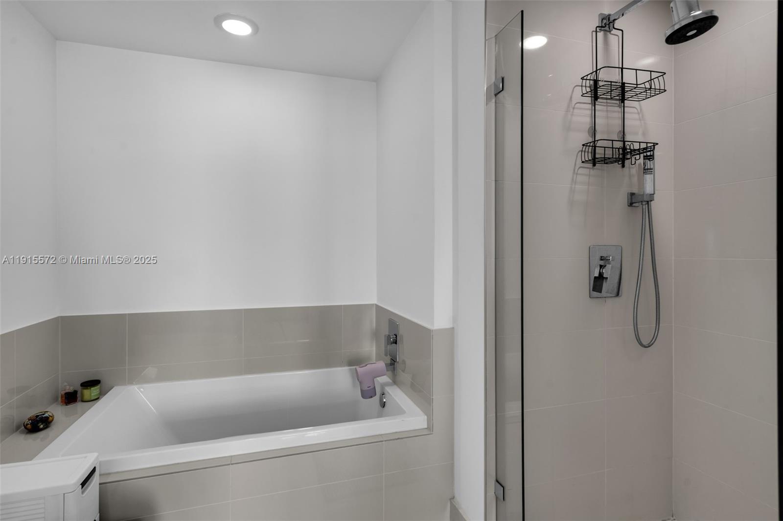 55 SW 9th St #4008, Miami FL 33130