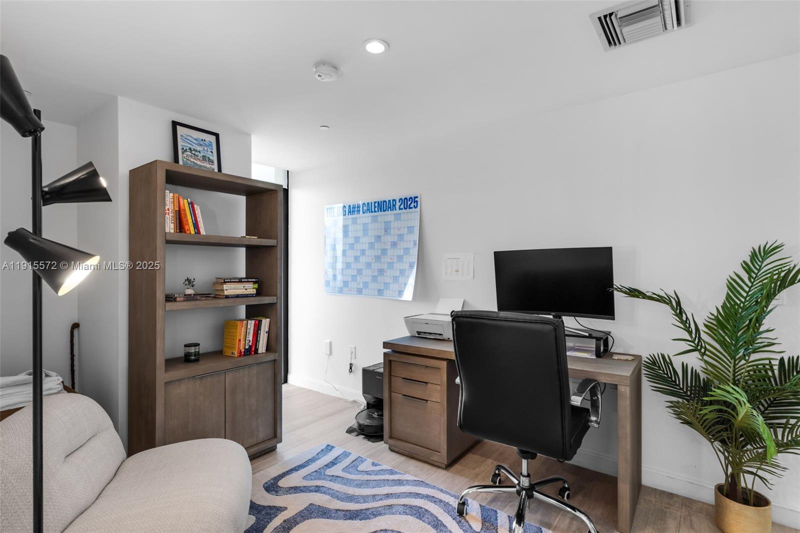 55 SW 9th St #4008, Miami FL 33130