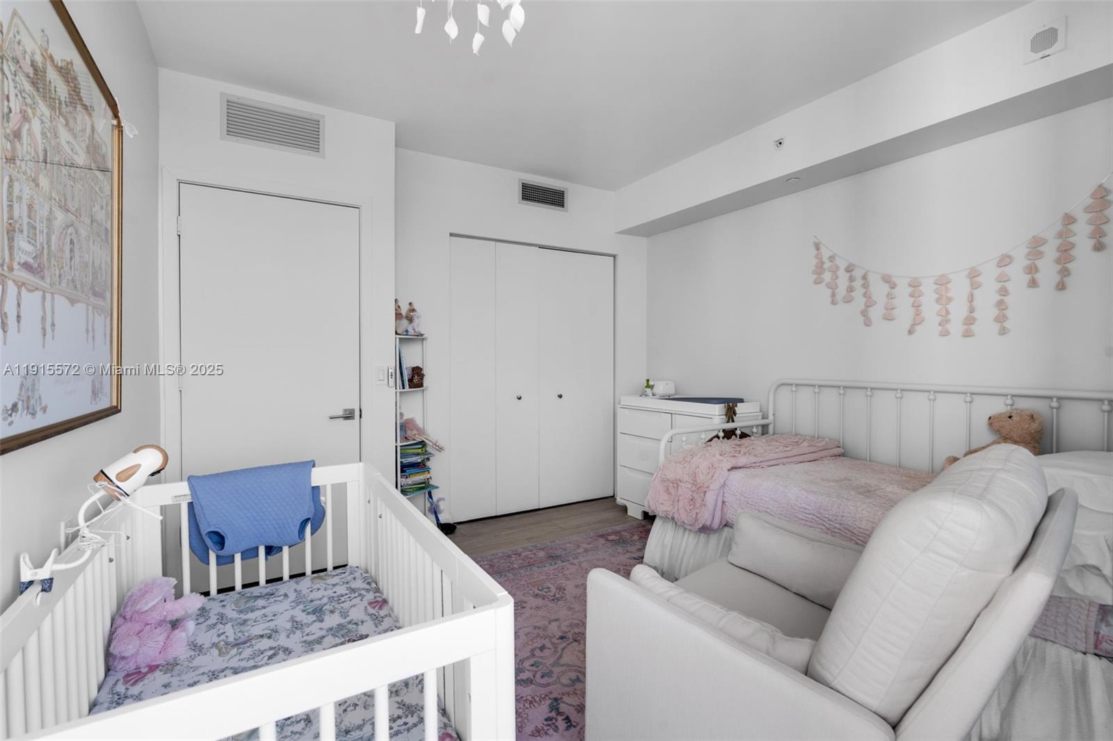 55 SW 9th St #4008, Miami FL 33130