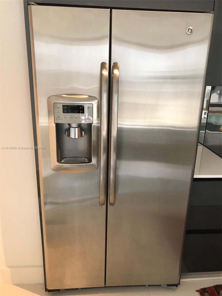 31 SE 6th St #1702, Miami FL 33131