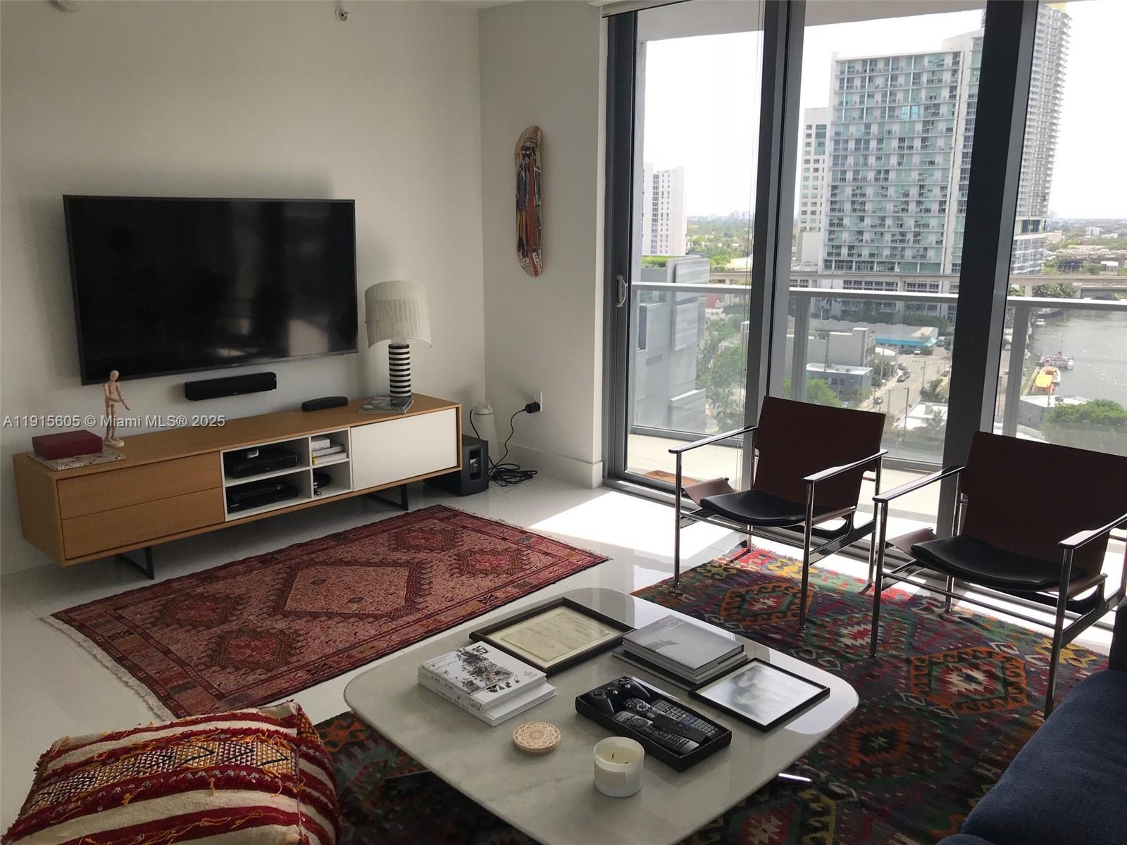 31 SE 6th St #1702, Miami FL 33131