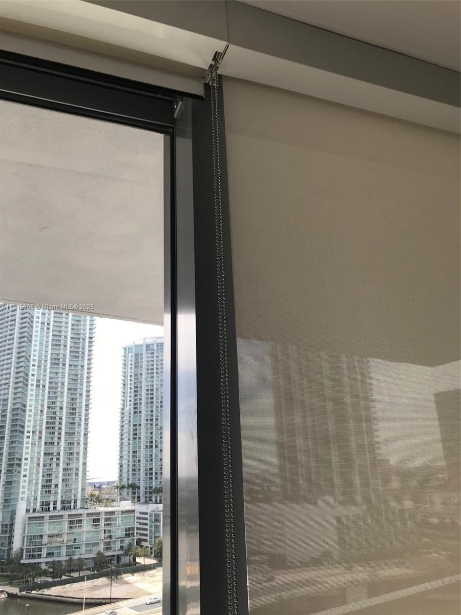 31 SE 6th St #1702, Miami FL 33131