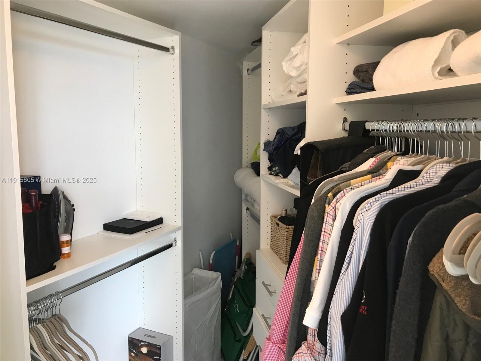 31 SE 6th St #1702, Miami FL 33131