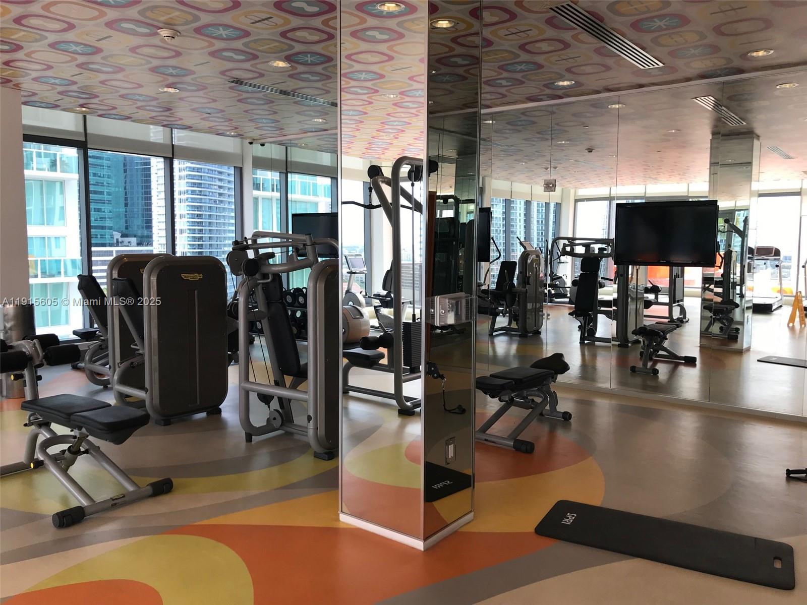 31 SE 6th St #1702, Miami FL 33131