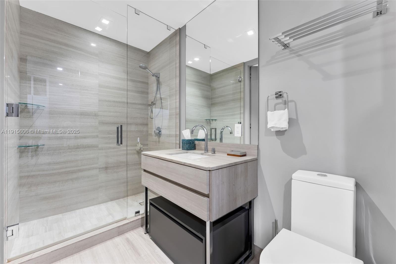 18975 Collins Ave #1002, Sunny Isles Beach FL 33160