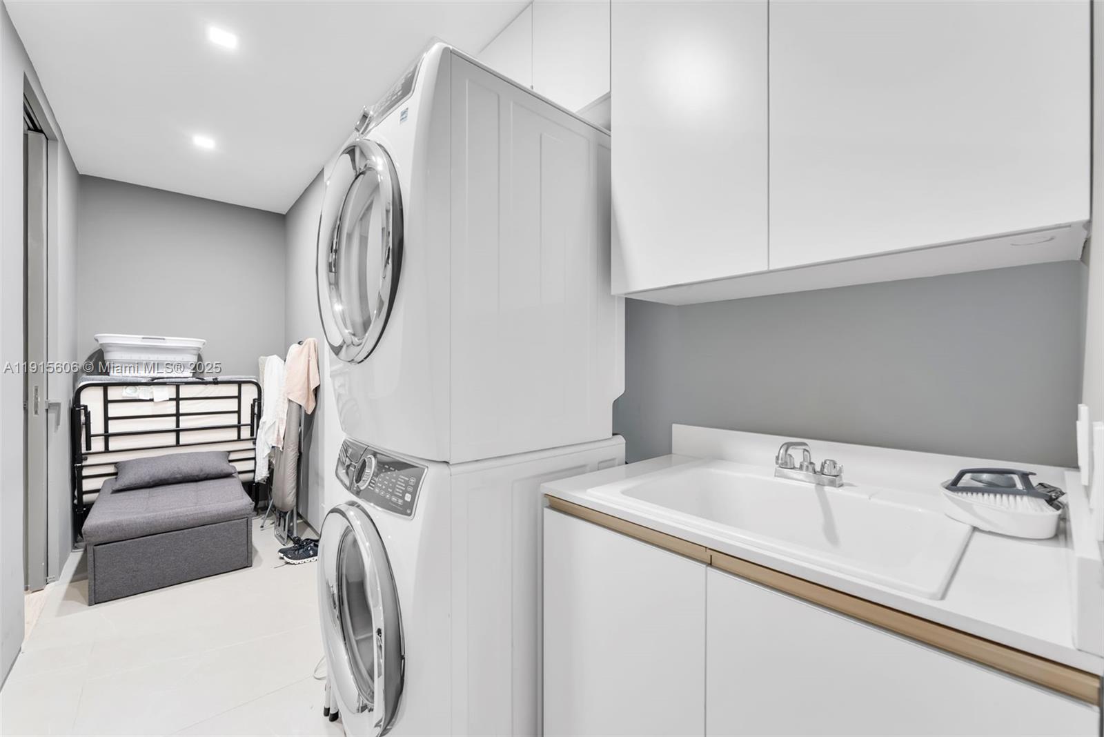 18975 Collins Ave #1002, Sunny Isles Beach FL 33160
