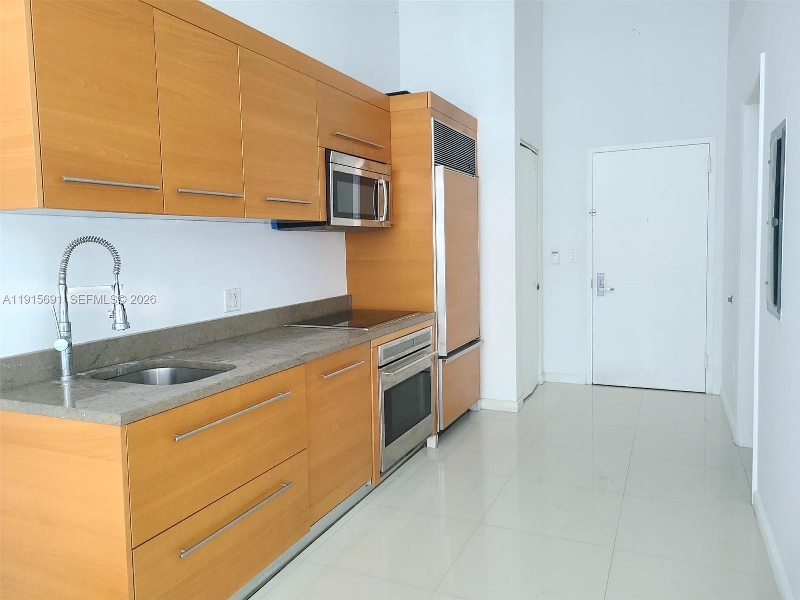 495 Brickell Ave #2206, Miami FL 33131