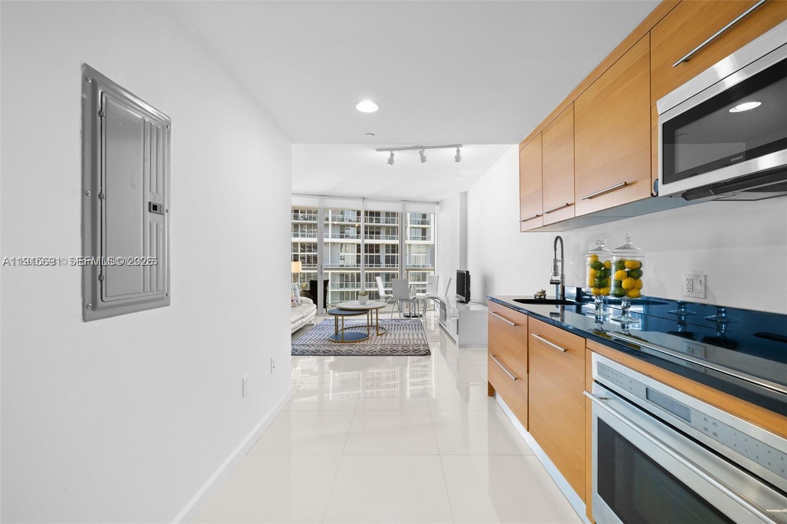 495 Brickell Ave #2206, Miami FL 33131