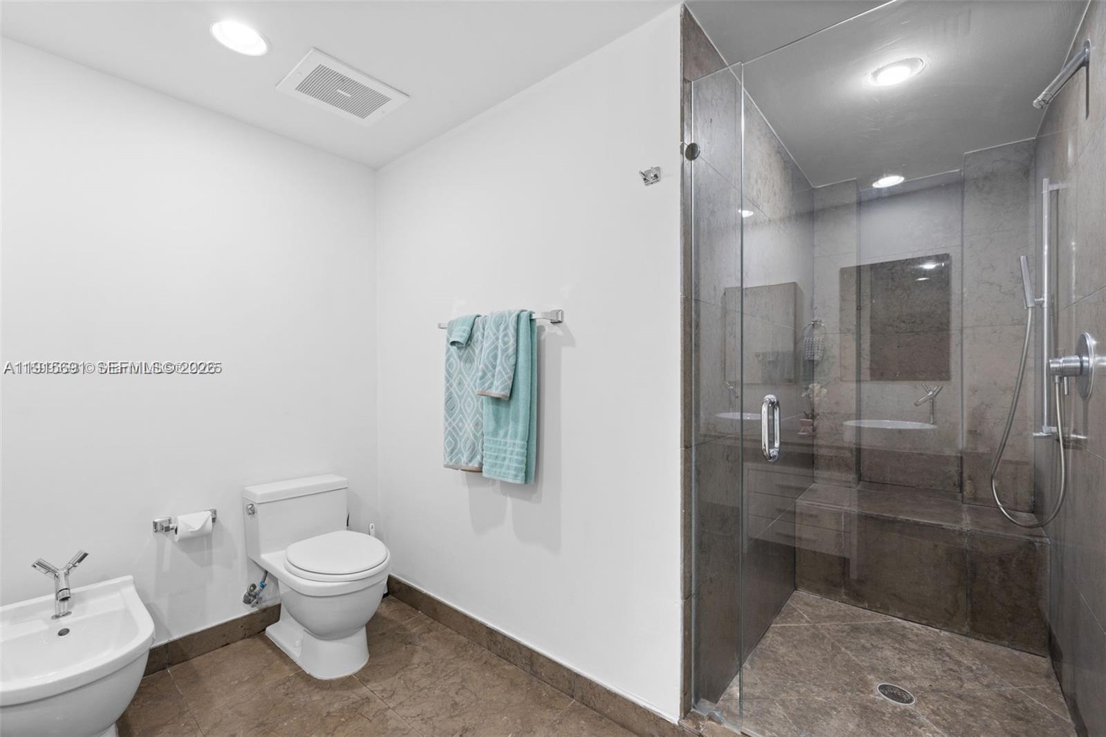 495 Brickell Ave #2206, Miami FL 33131