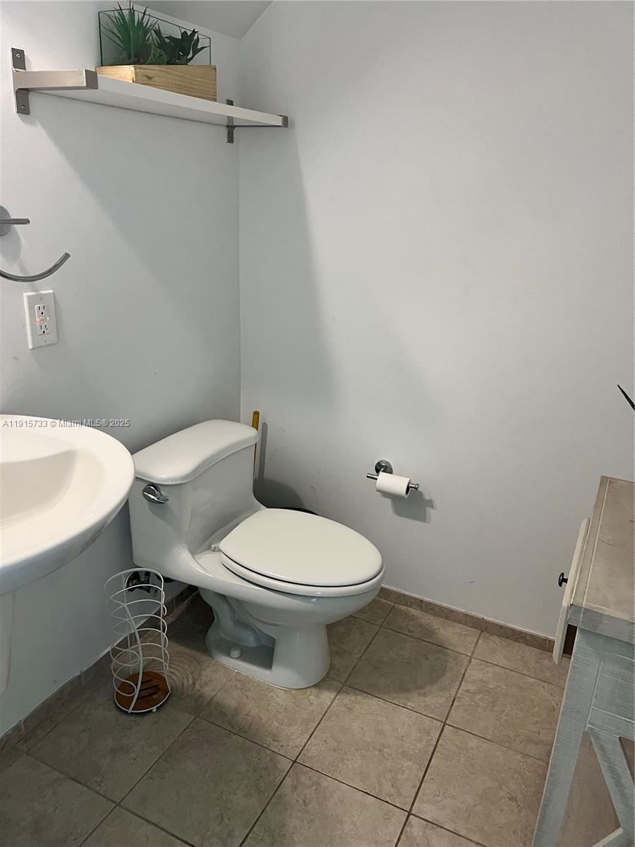 60 SW 13th St #2207, Miami FL 33130
