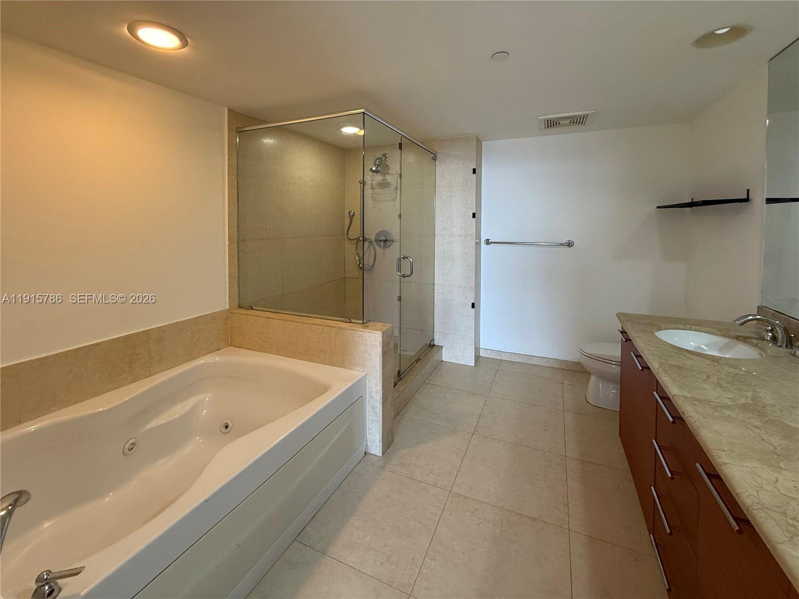 50 Biscayne Blvd #3911, Miami FL 33132