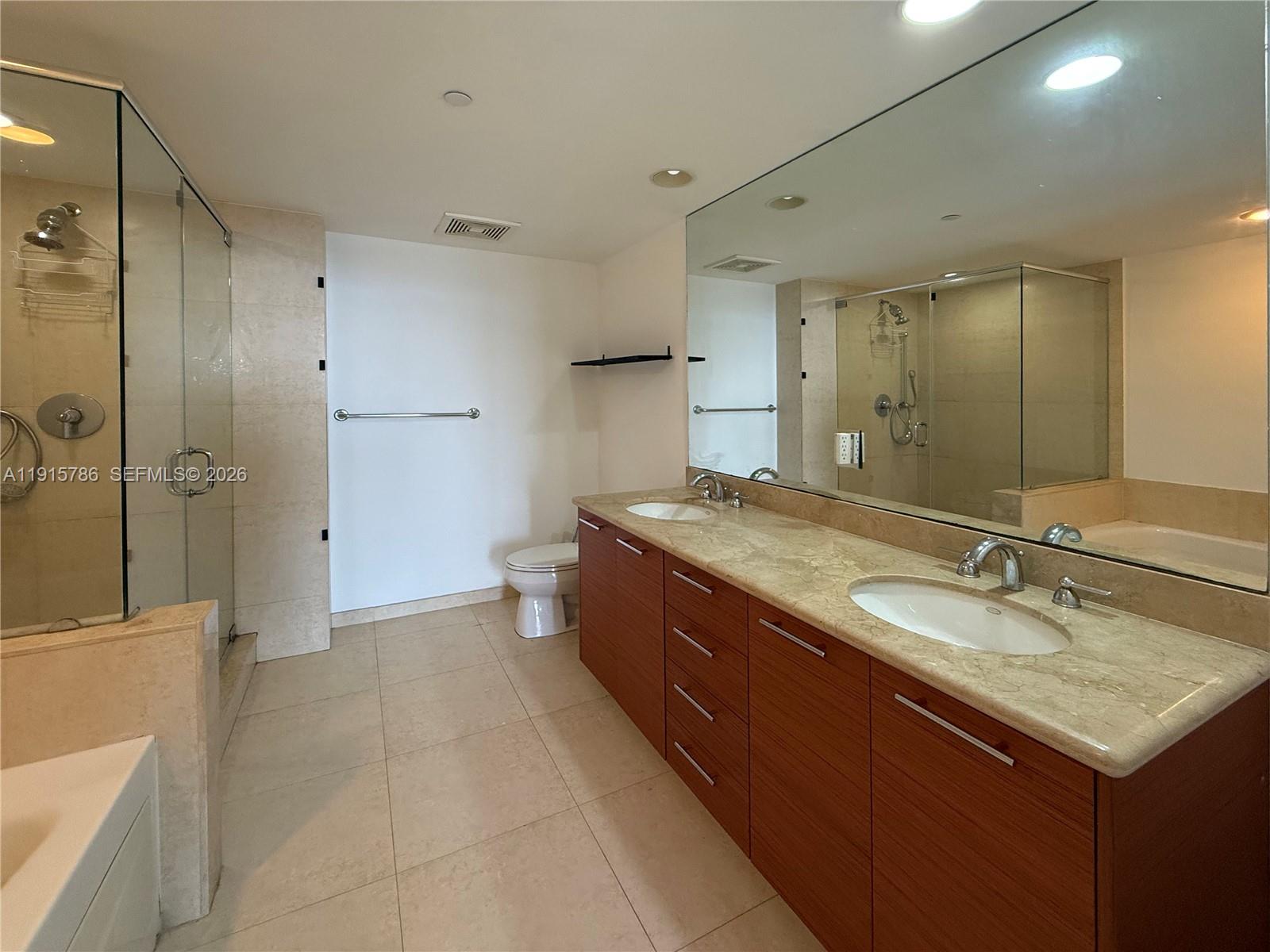 50 Biscayne Blvd #3911, Miami FL 33132