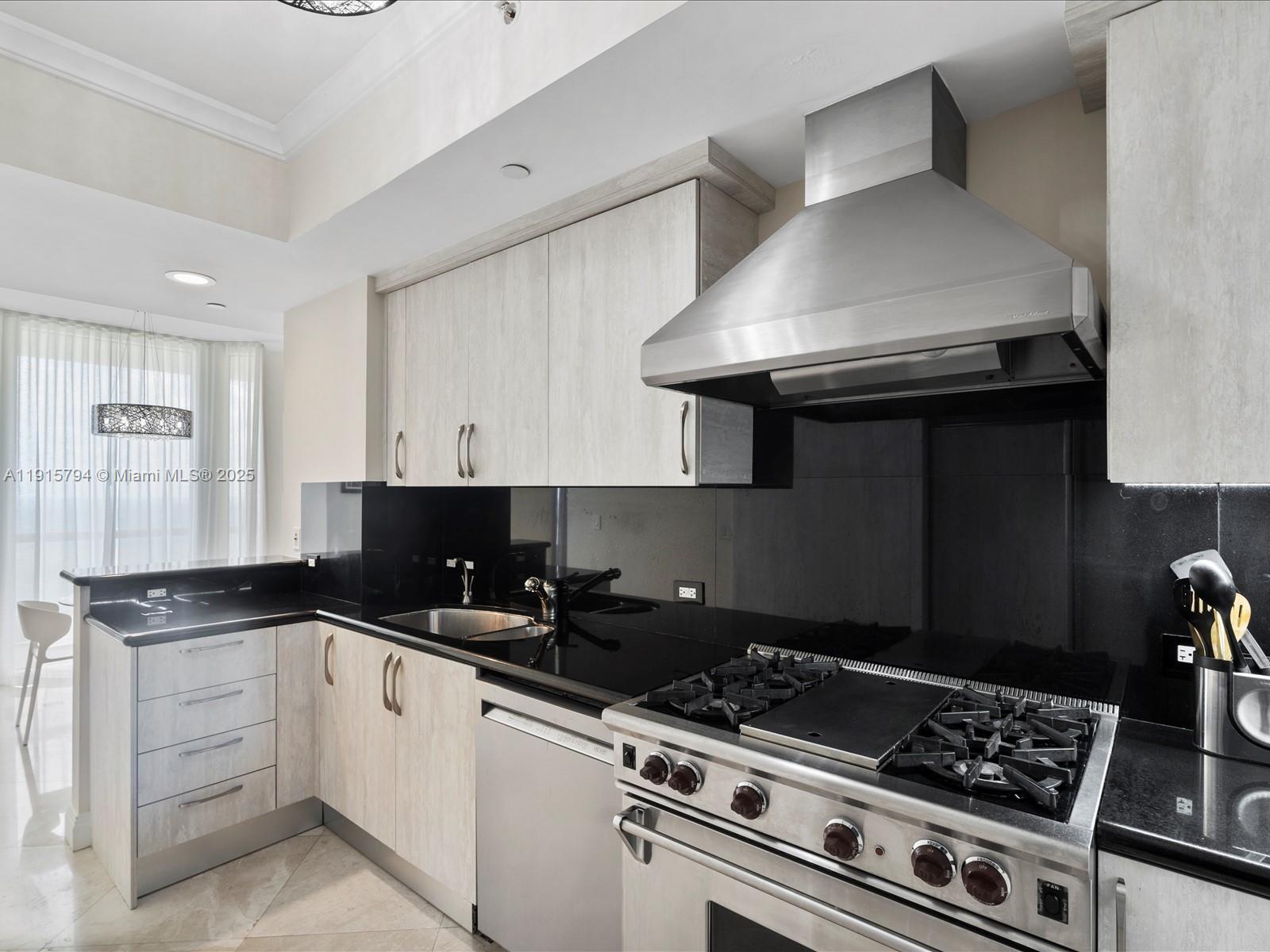 17875 Collins Ave #3305, Sunny Isles Beach FL 33160
