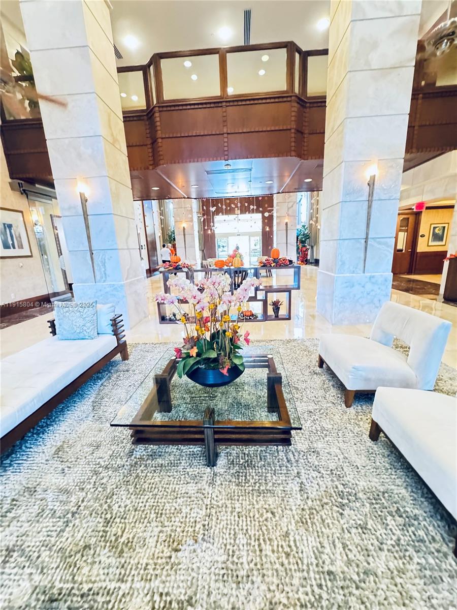 19501 W Country Club Dr #2310, Aventura FL 33180