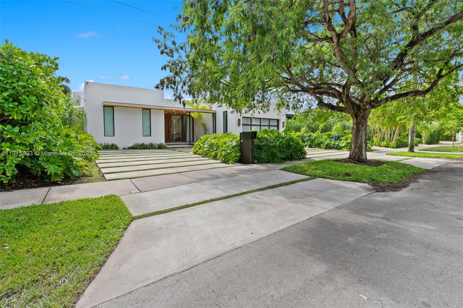 1792 Cleveland Rd, Miami Beach FL 33141
