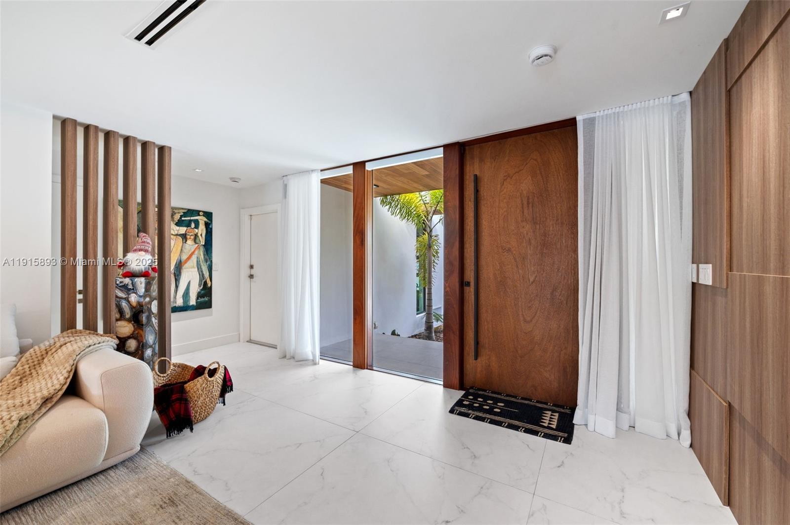 1792 Cleveland Rd, Miami Beach FL 33141