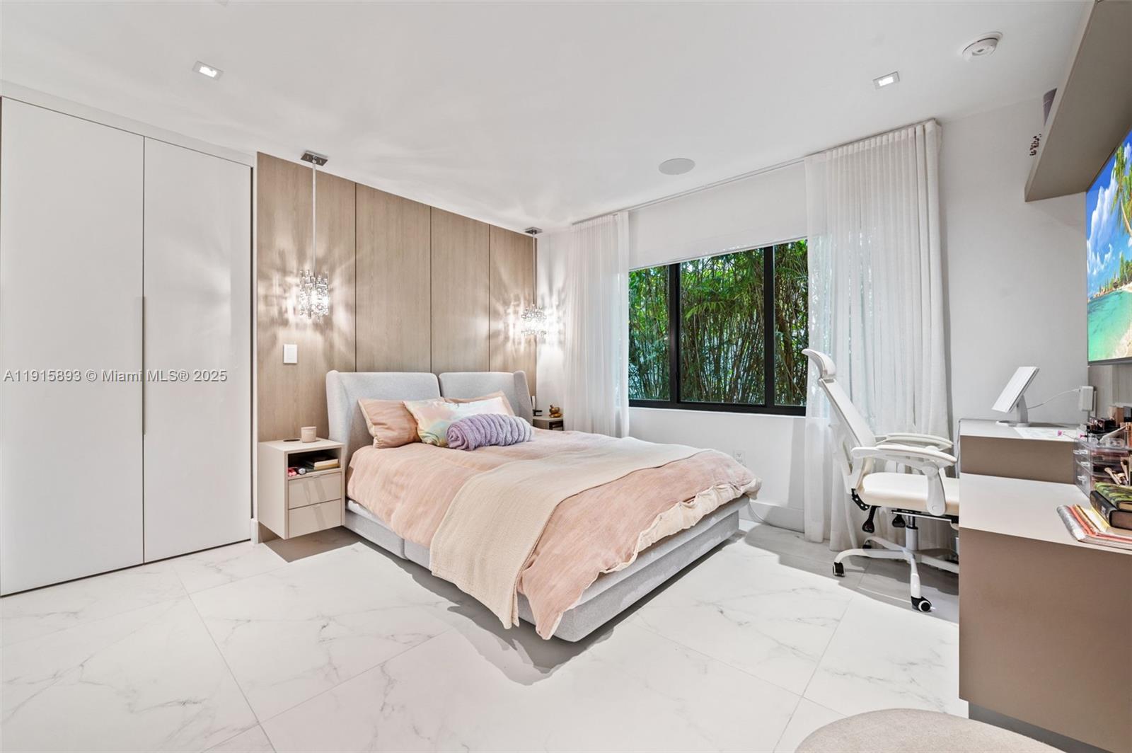 1792 Cleveland Rd, Miami Beach FL 33141