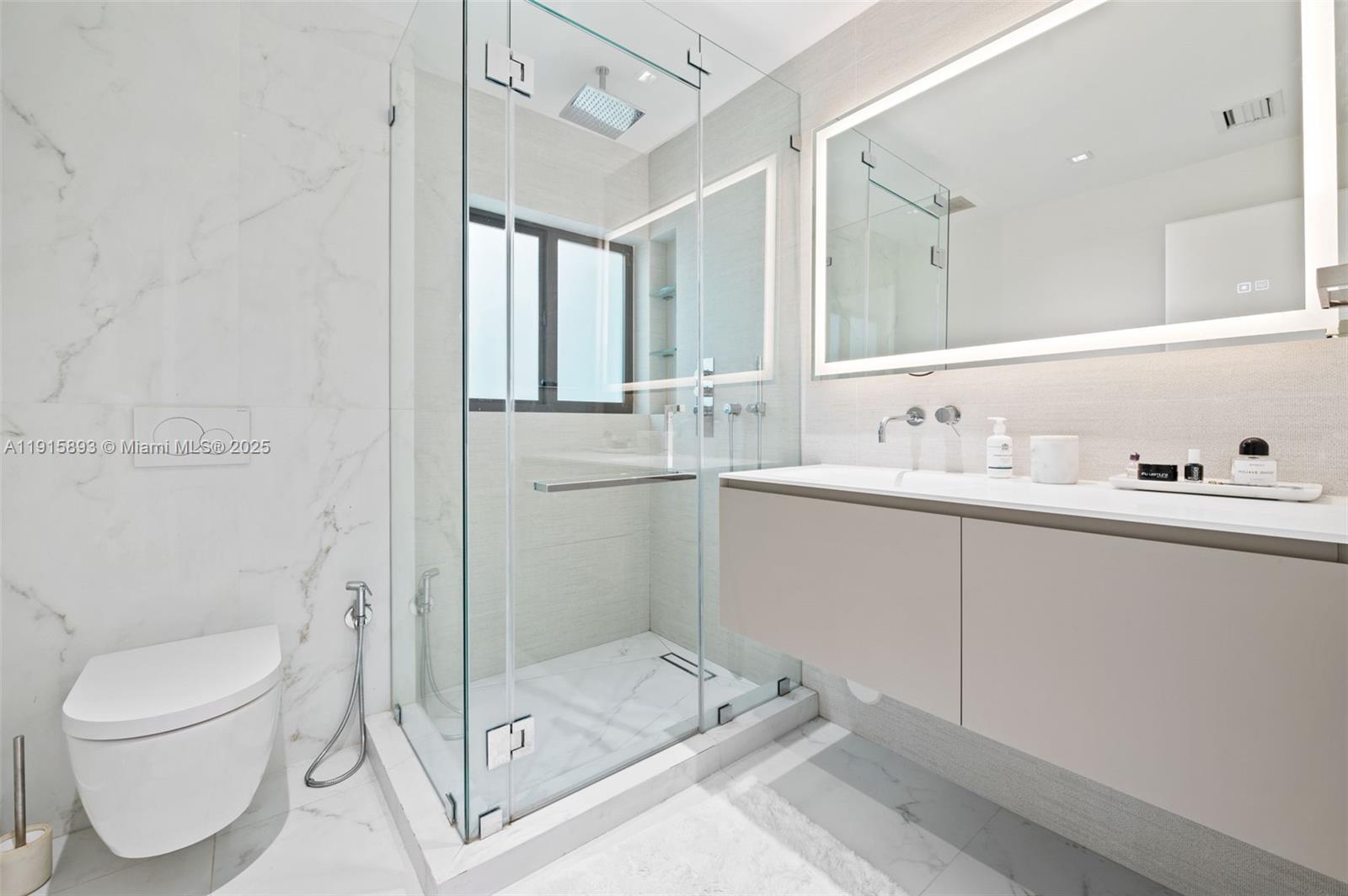 1792 Cleveland Rd, Miami Beach FL 33141