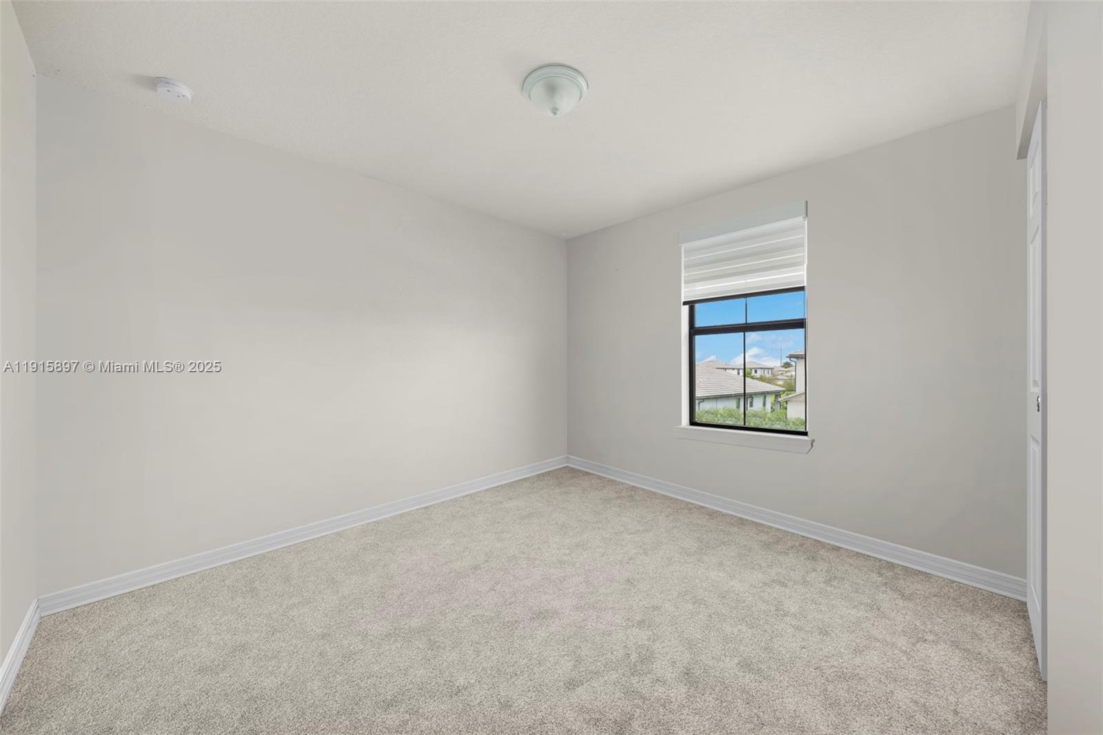 3142 Poinciana St, Lauderdale Lakes FL 33311