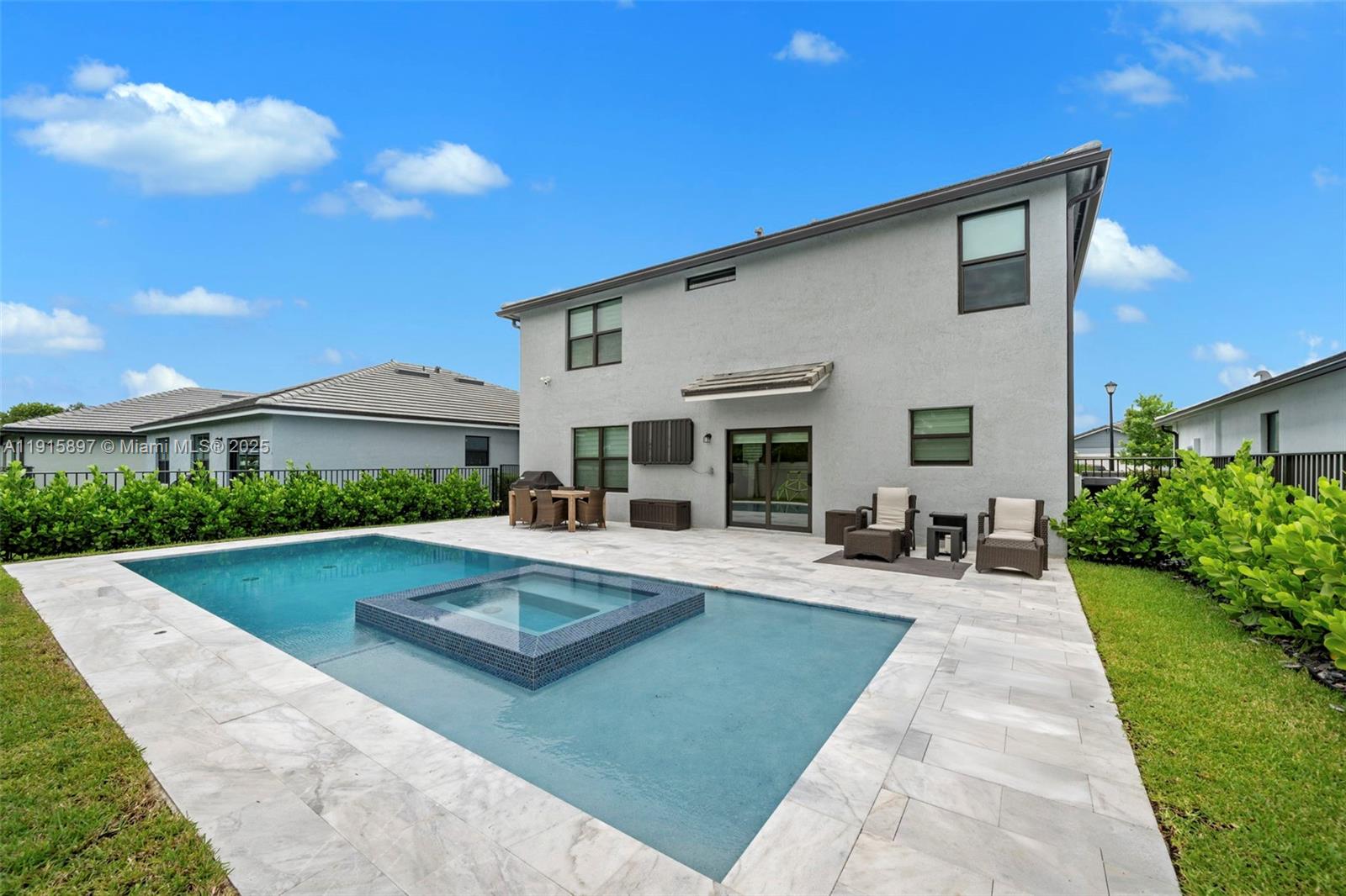 3142 Poinciana St, Lauderdale Lakes FL 33311