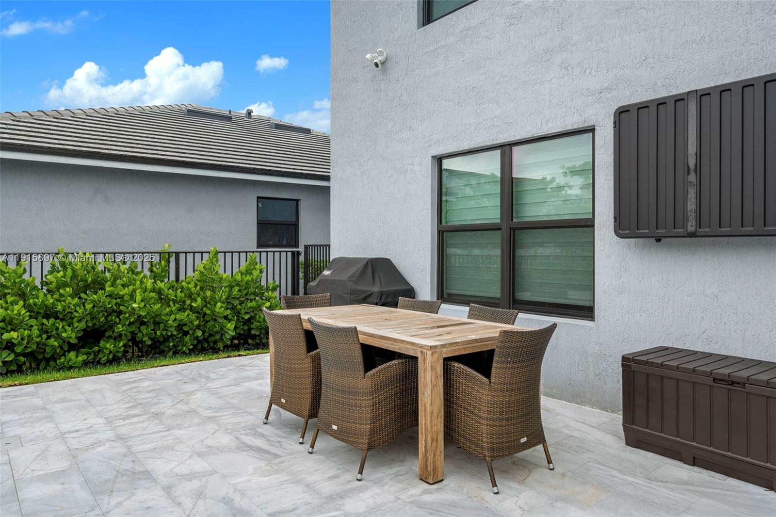 3142 Poinciana St, Lauderdale Lakes FL 33311