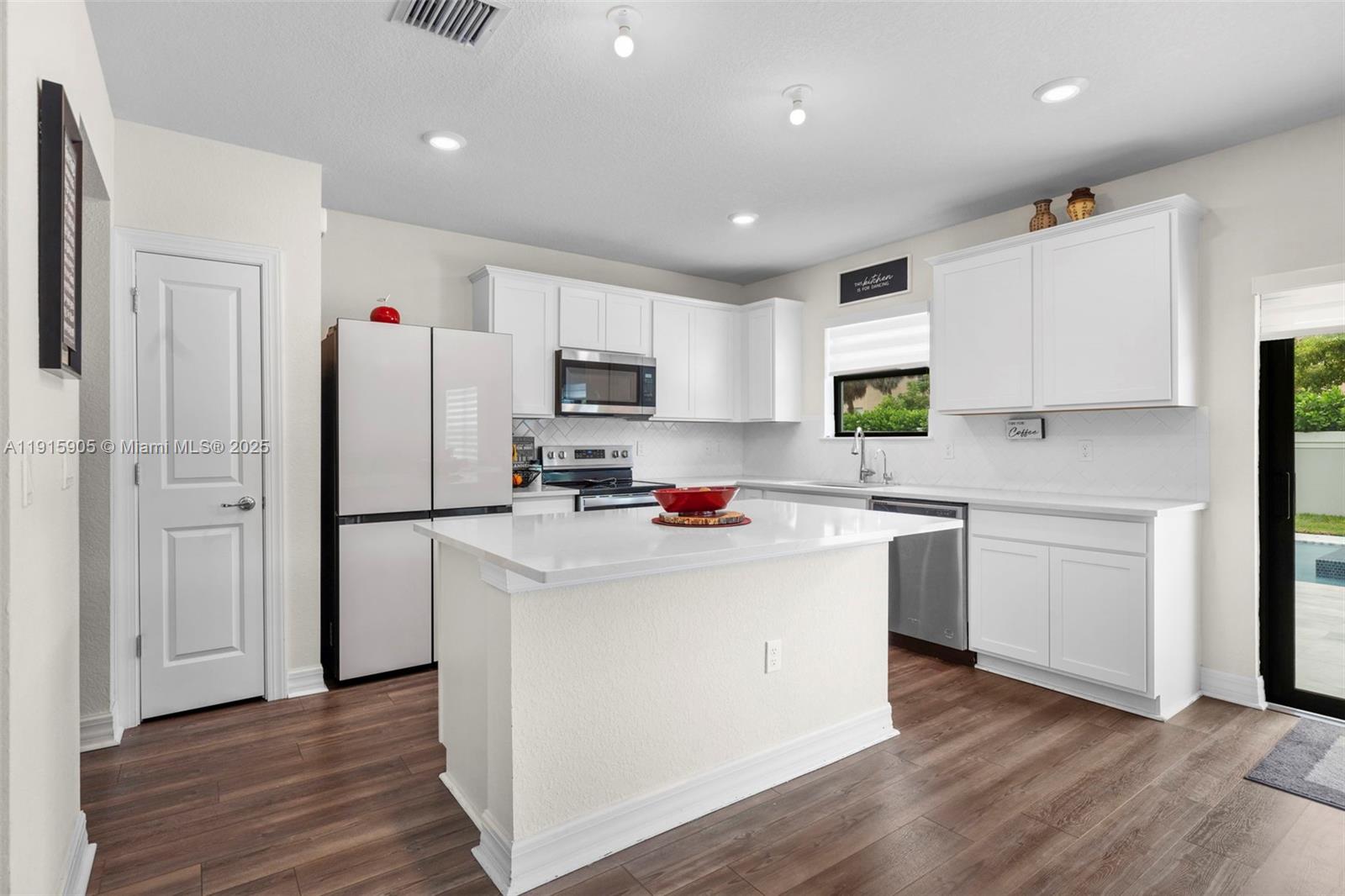3142 Poinciana St, Lauderdale Lakes FL 33311