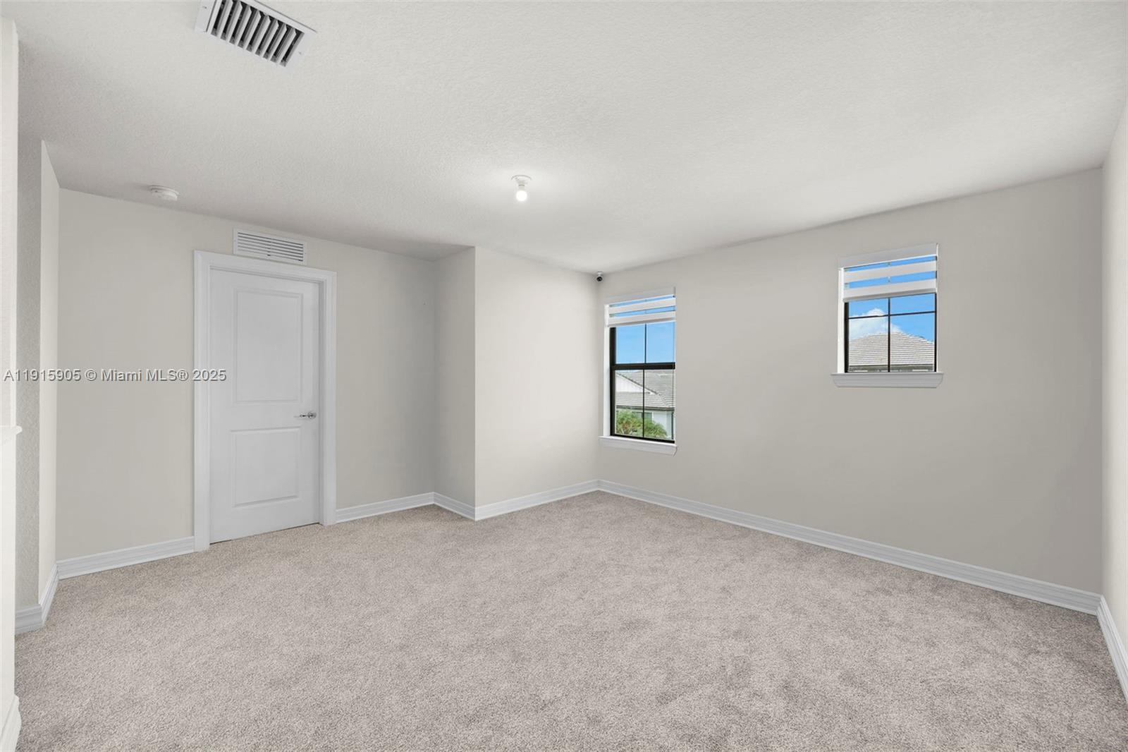 3142 Poinciana St, Lauderdale Lakes FL 33311