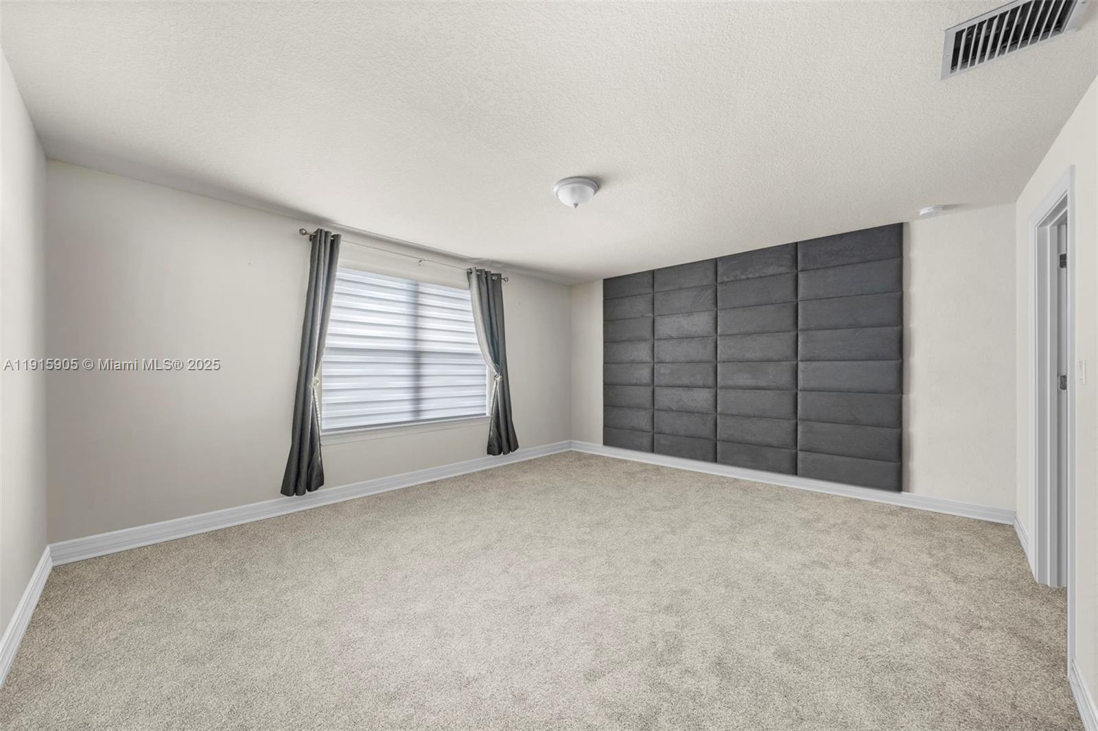 3142 Poinciana St, Lauderdale Lakes FL 33311