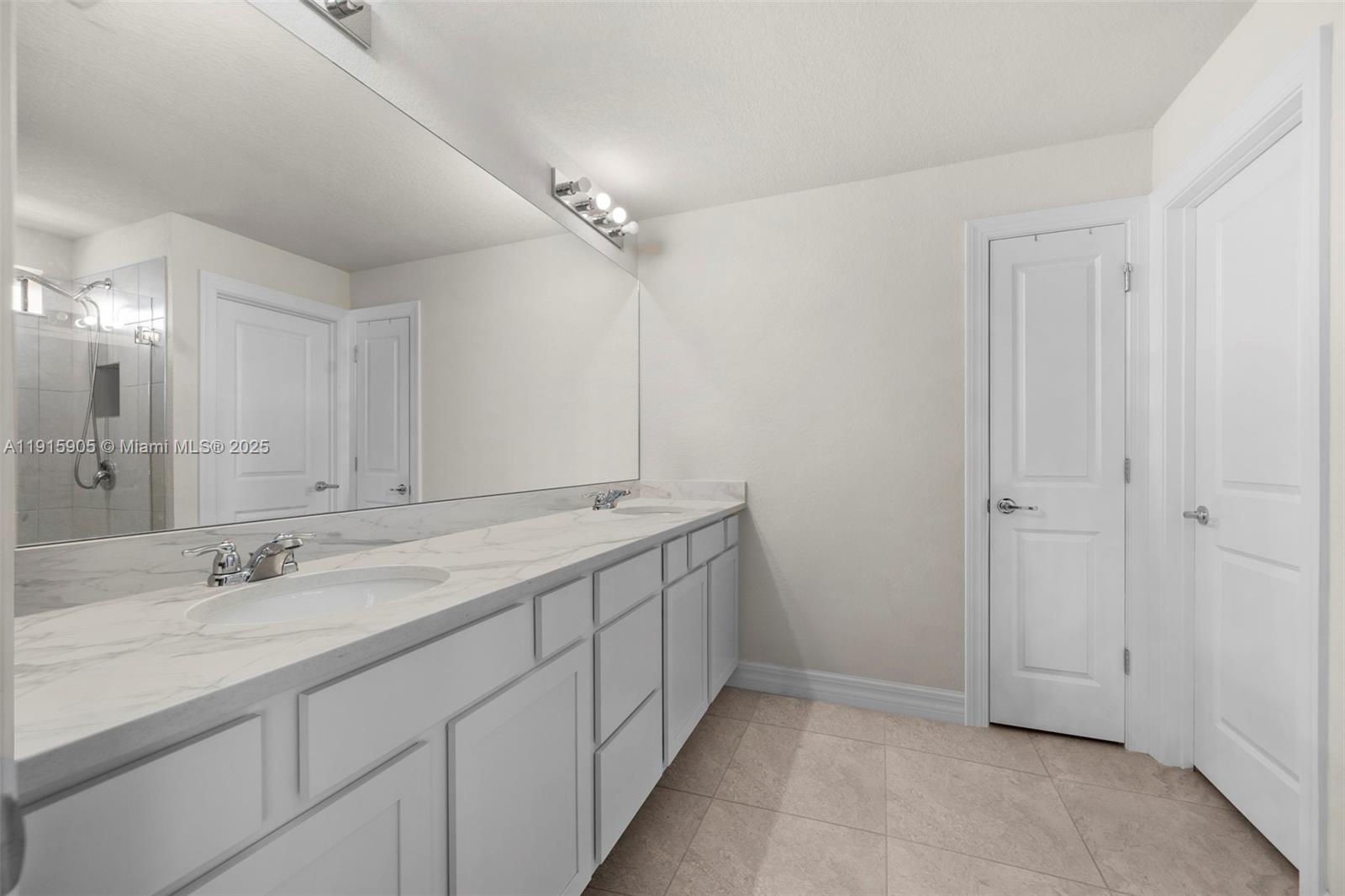 3142 Poinciana St, Lauderdale Lakes FL 33311