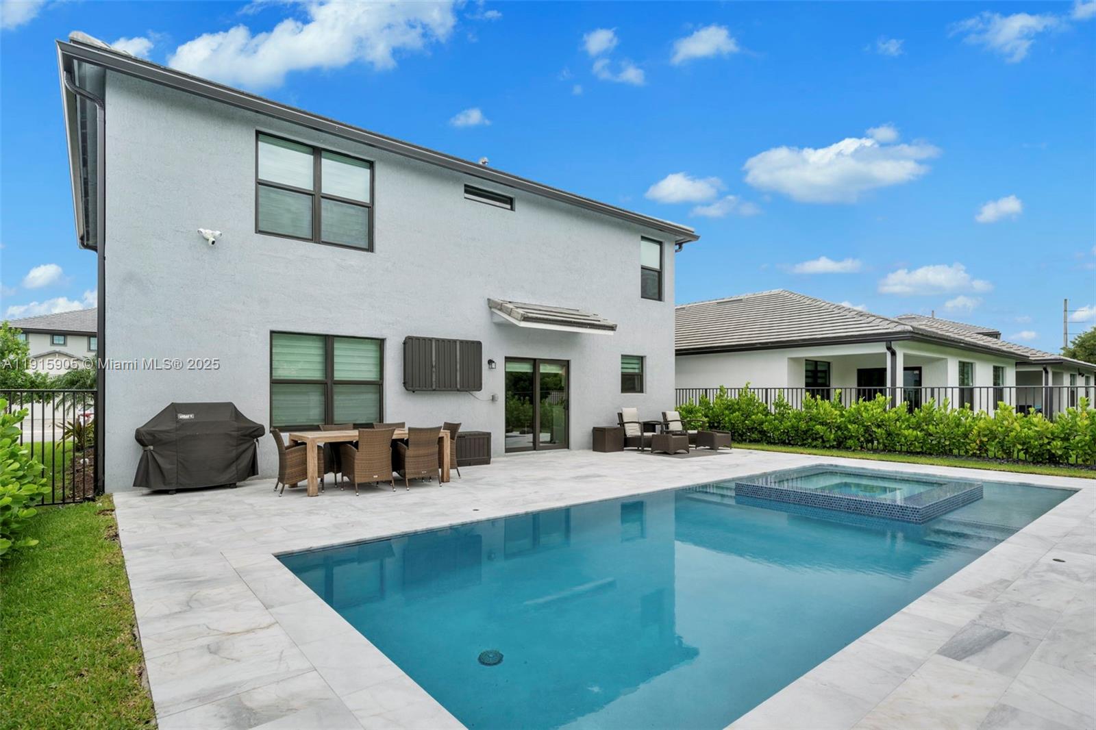 3142 Poinciana St, Lauderdale Lakes FL 33311