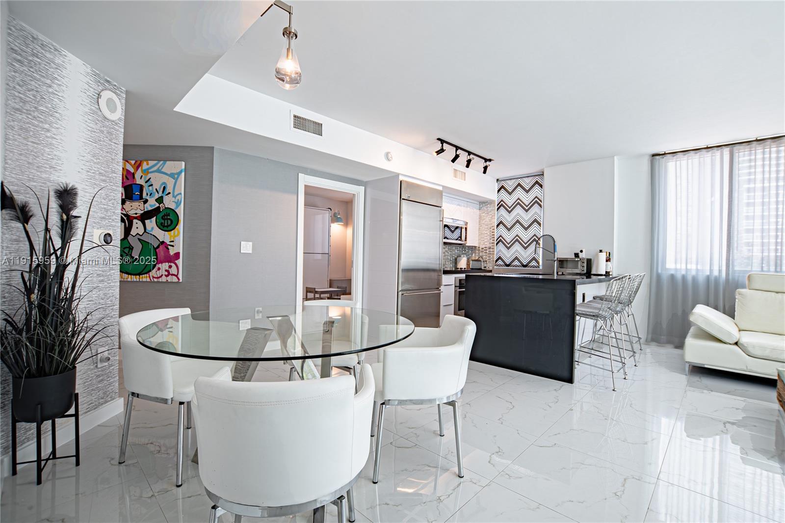 500 Brickell Ave #301, Miami FL 33131