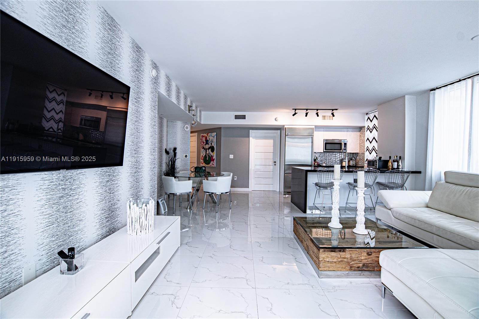 500 Brickell Ave #301, Miami FL 33131