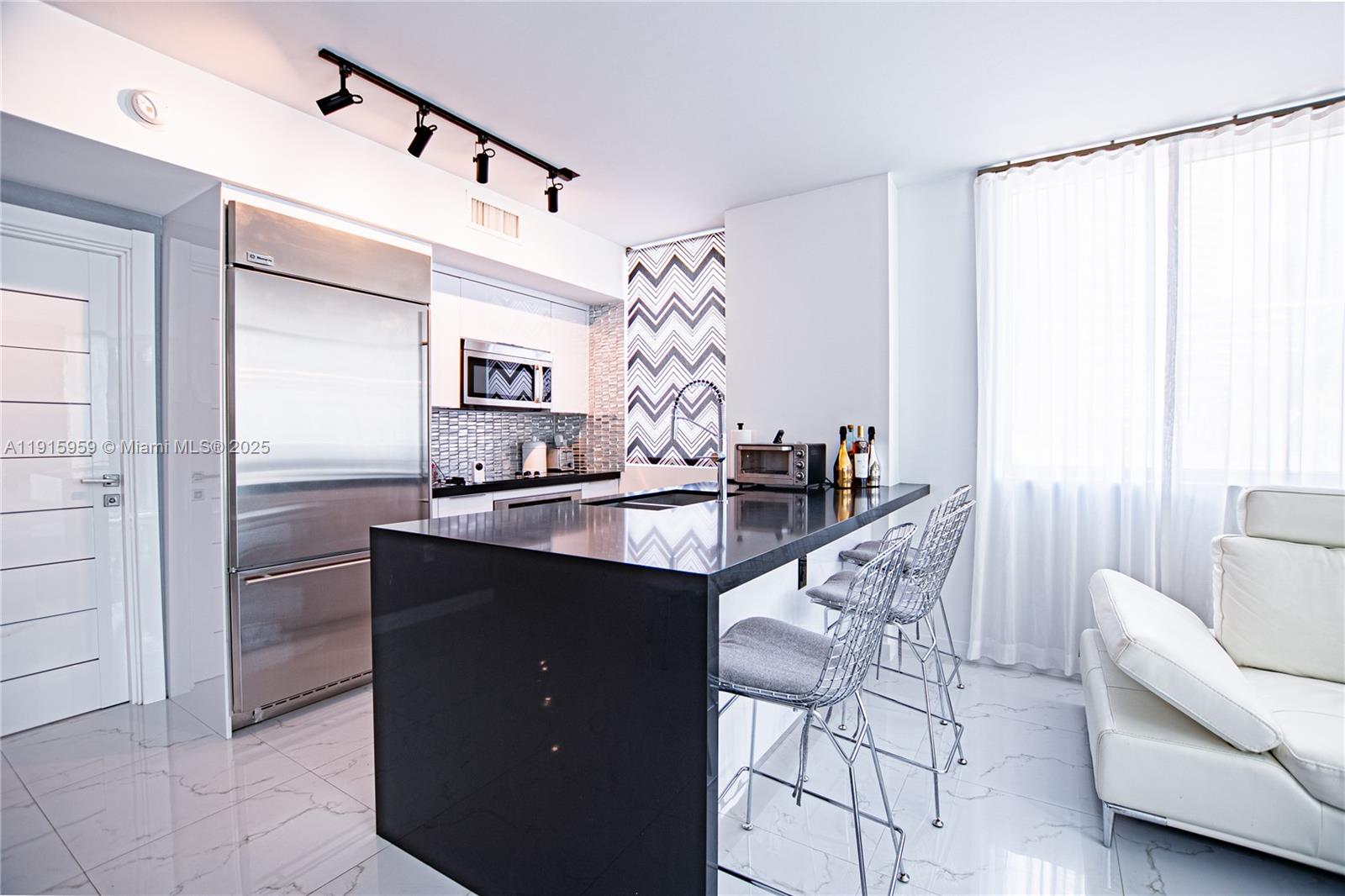500 Brickell Ave #301, Miami FL 33131