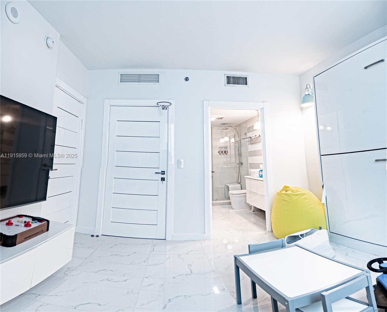 500 Brickell Ave #301, Miami FL 33131