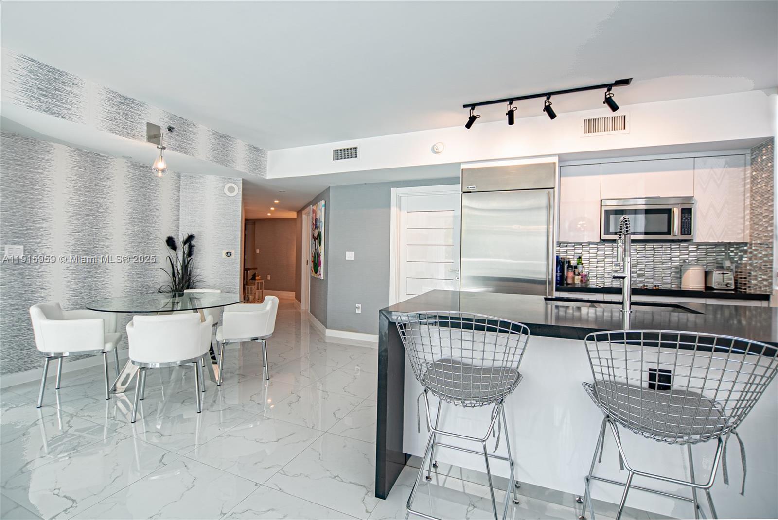 500 Brickell Ave #301, Miami FL 33131
