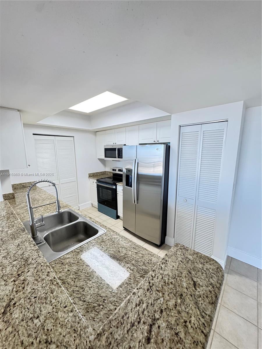 19501 W Country Club Dr #2310, Aventura FL 33180