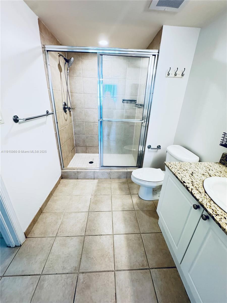 19501 W Country Club Dr #2310, Aventura FL 33180