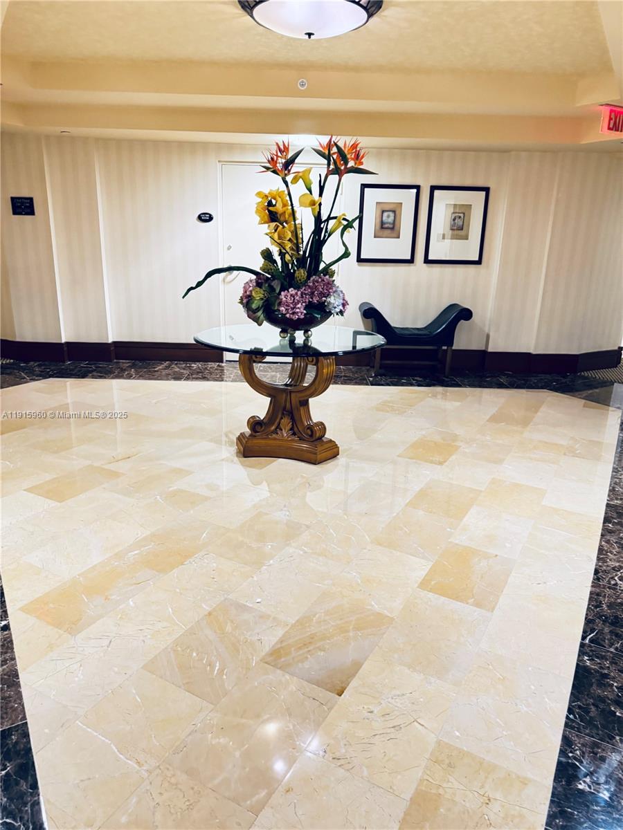 19501 W Country Club Dr #2310, Aventura FL 33180