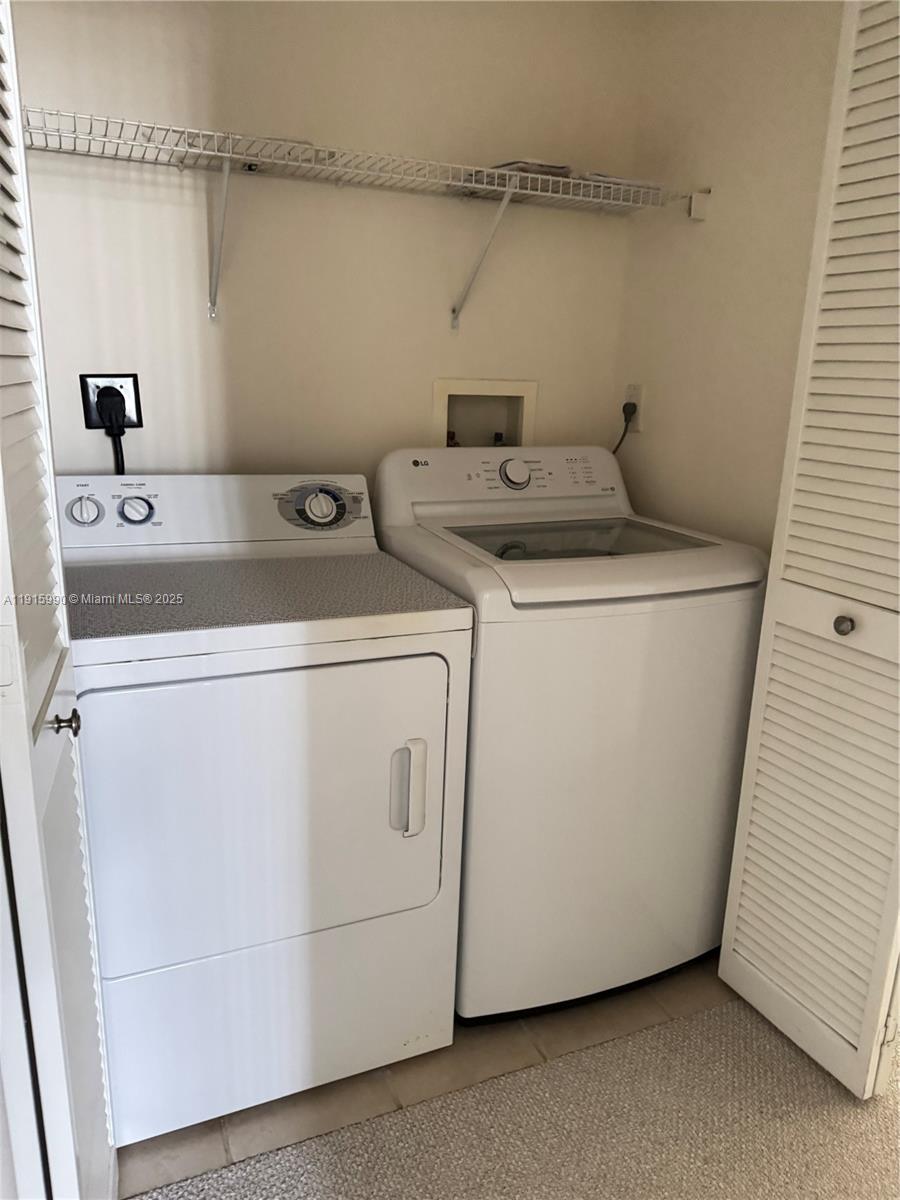 19501 W Country Club Dr #PH-06, Aventura FL 33180