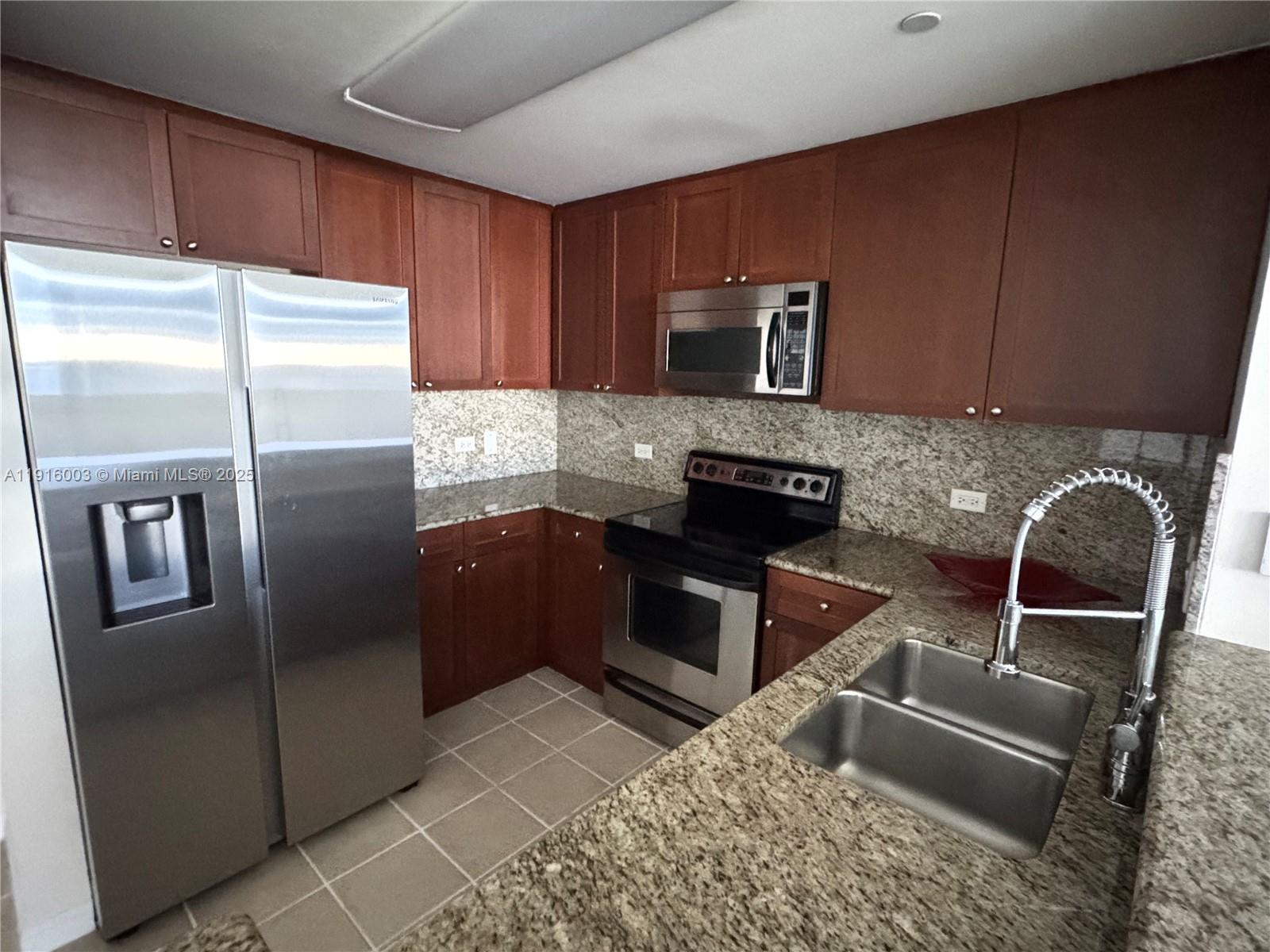 19501 W Country Club Dr #PH-06, Aventura FL 33180