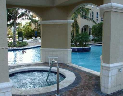 19501 W Country Club Dr #PH-06, Aventura FL 33180
