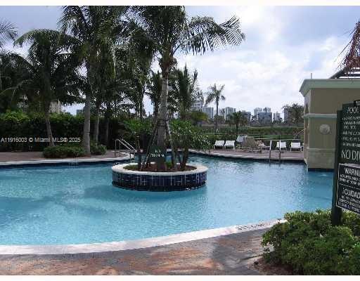 19501 W Country Club Dr #PH-06, Aventura FL 33180