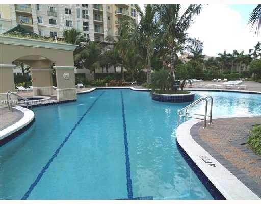19501 W Country Club Dr #PH-06, Aventura FL 33180