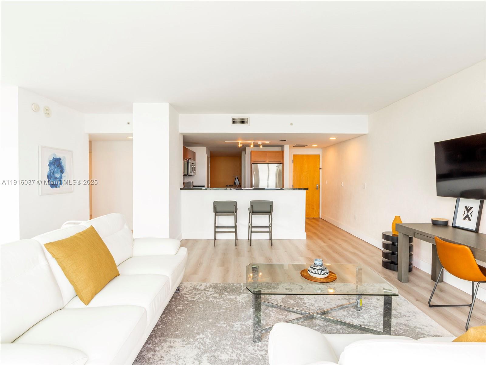 244 Biscayne Blvd #3703, Miami FL 33132