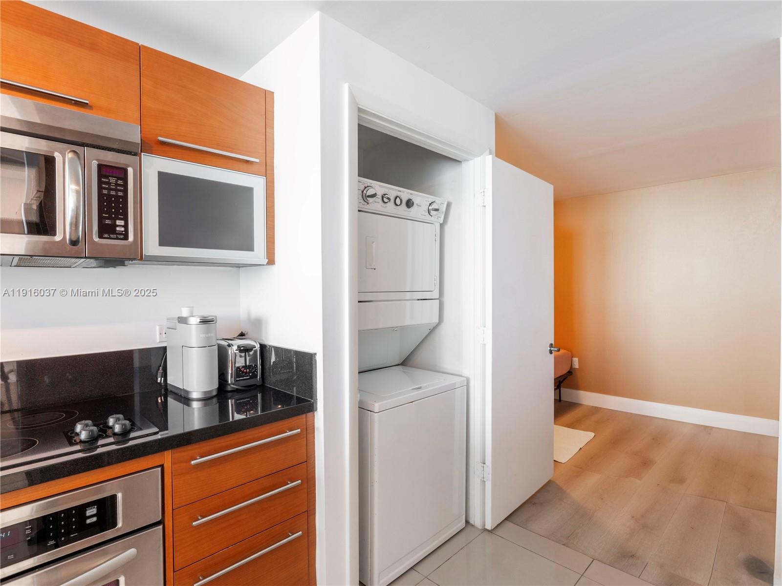 244 Biscayne Blvd #3703, Miami FL 33132