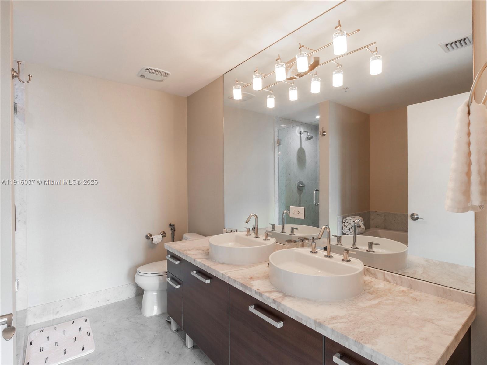 244 Biscayne Blvd #3703, Miami FL 33132